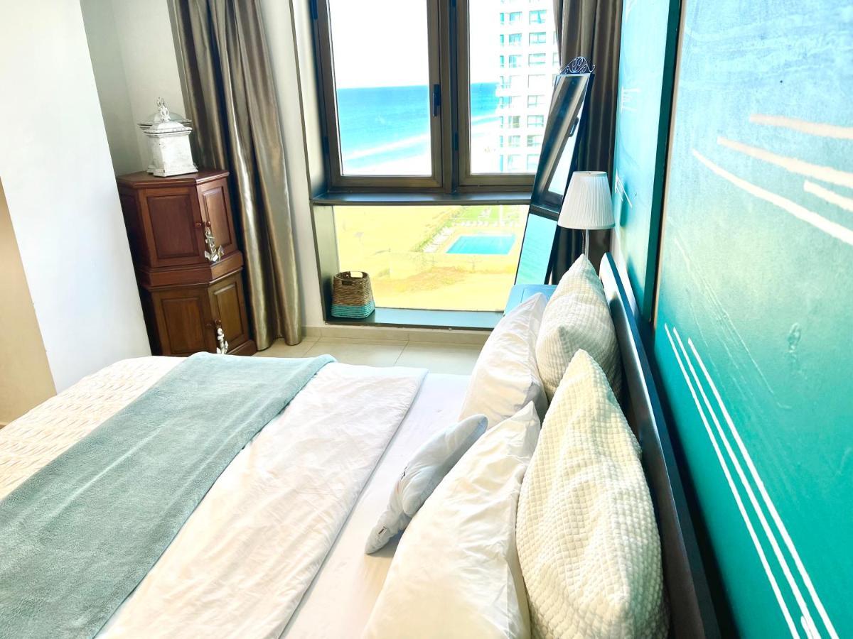 Beach Apartment- Breathtaking Views With Bomb Shelter Herzelia Zewnętrze zdjęcie