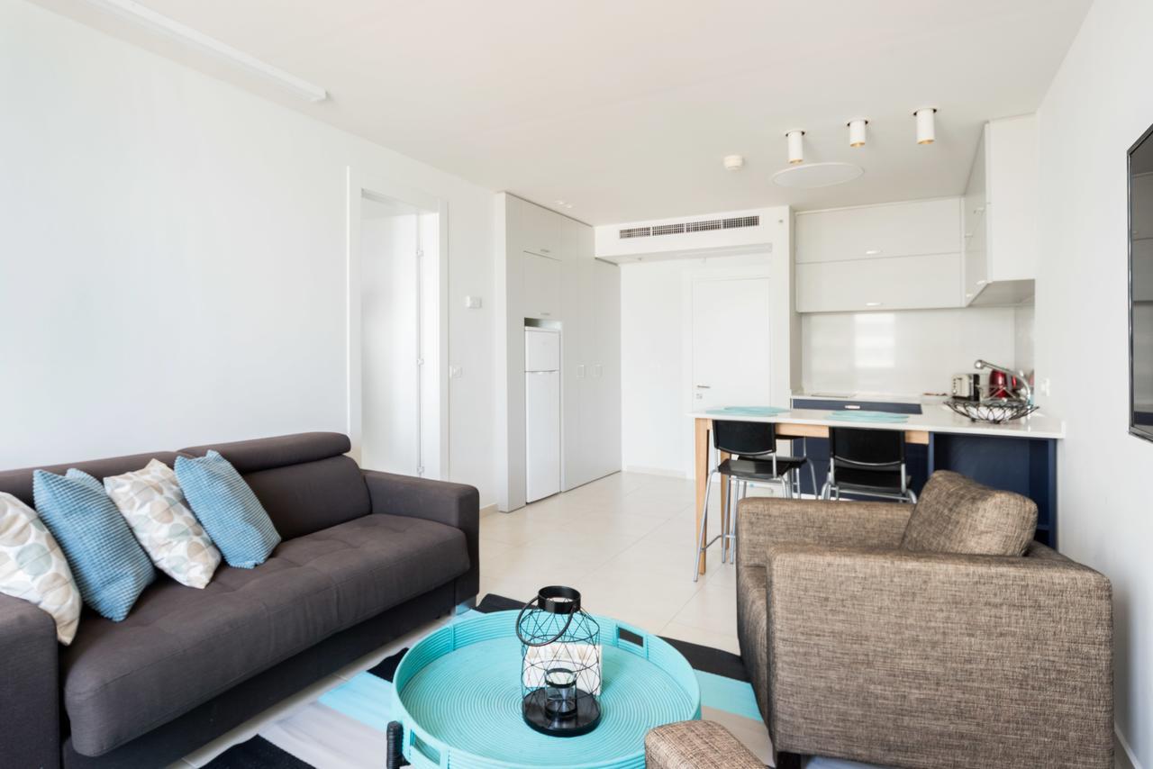 Beach Apartment- Breathtaking Views With Bomb Shelter Herzelia Zewnętrze zdjęcie